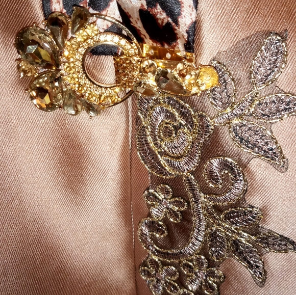 Gorgeous Gold EY BOUTIQUE Matching Dress with Jacket (16) - Picture 2 of 12